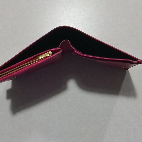 Yves Saint Laurent Pink Embossed Wallet - Picture 7 of 10